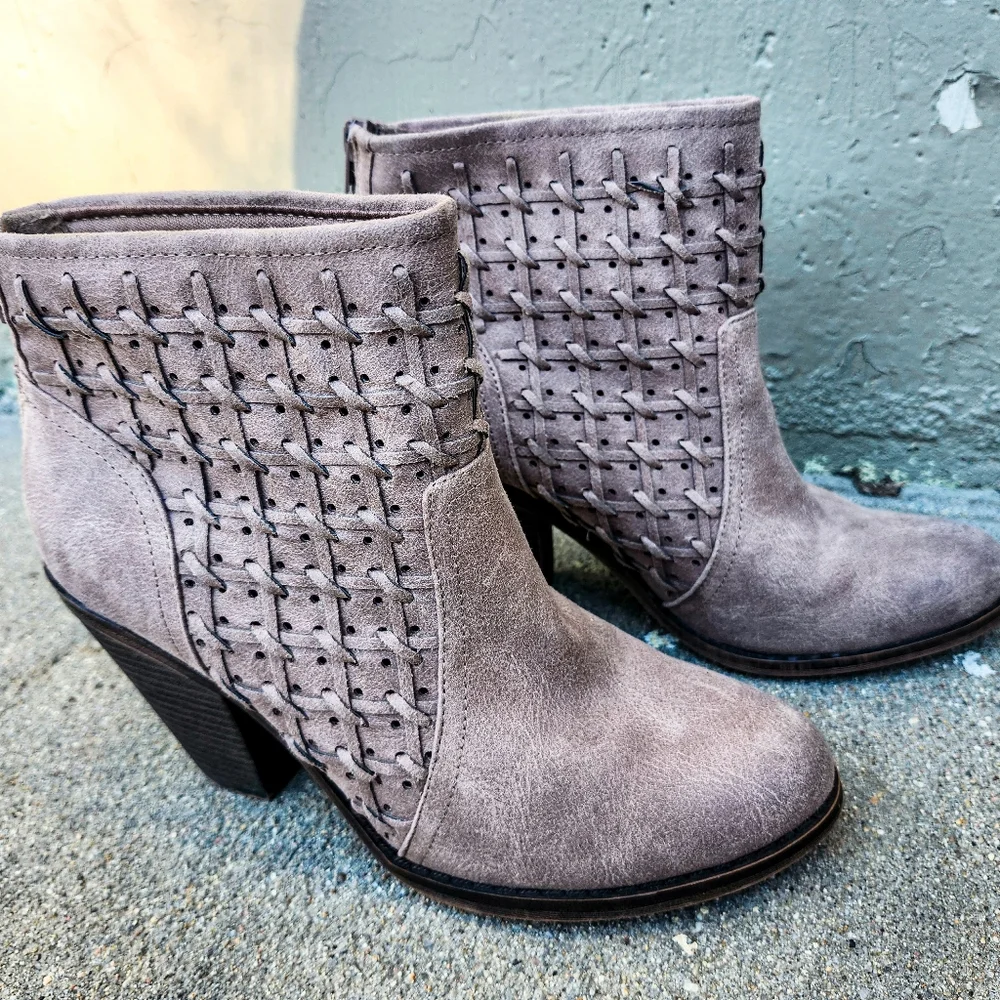 Fergalicious by Fergie Woven Ankle Boots Taupe Block Heel Western Boho Size 9